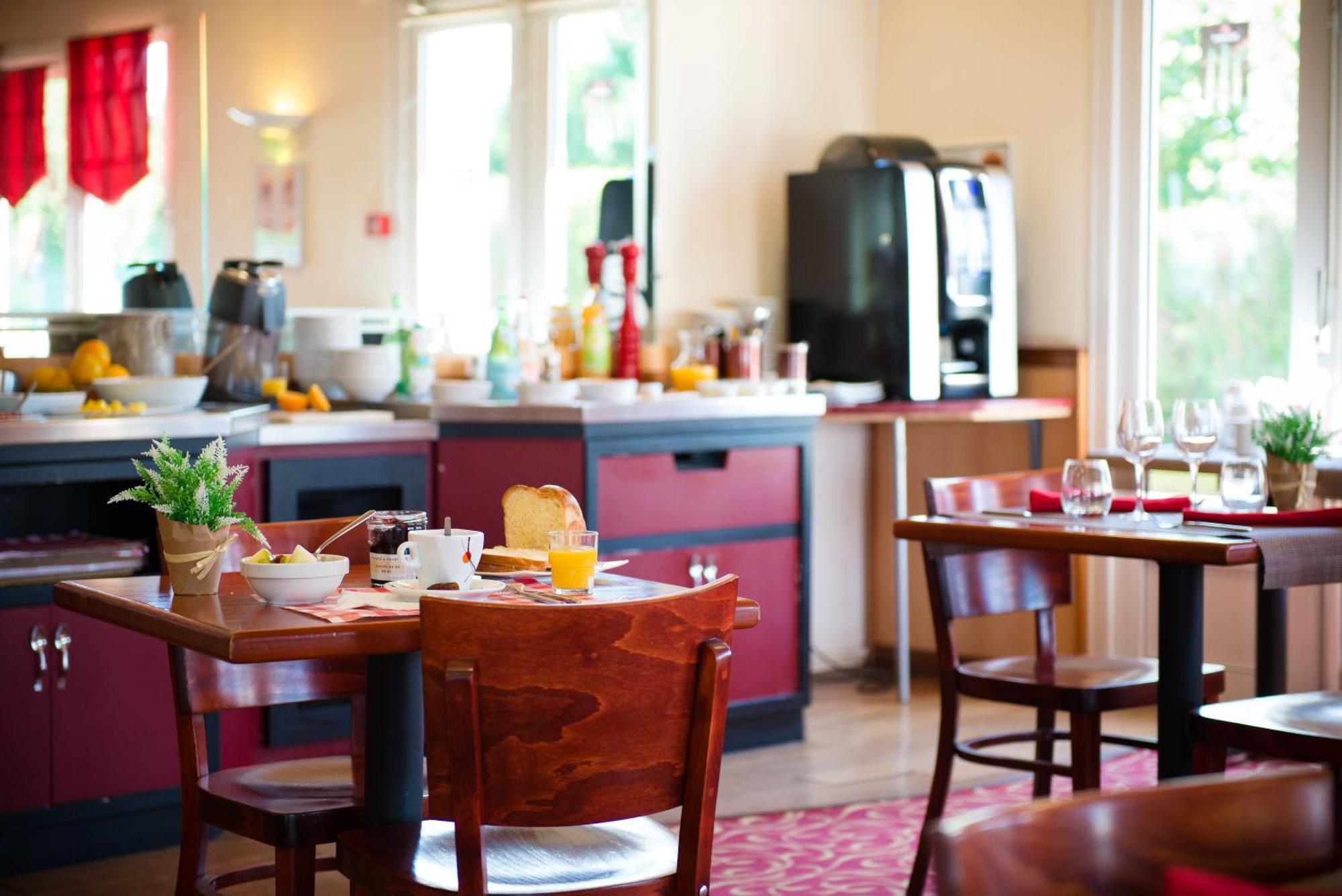 Brit Hotel Blois - Le Prema ภายนอก รูปภาพ